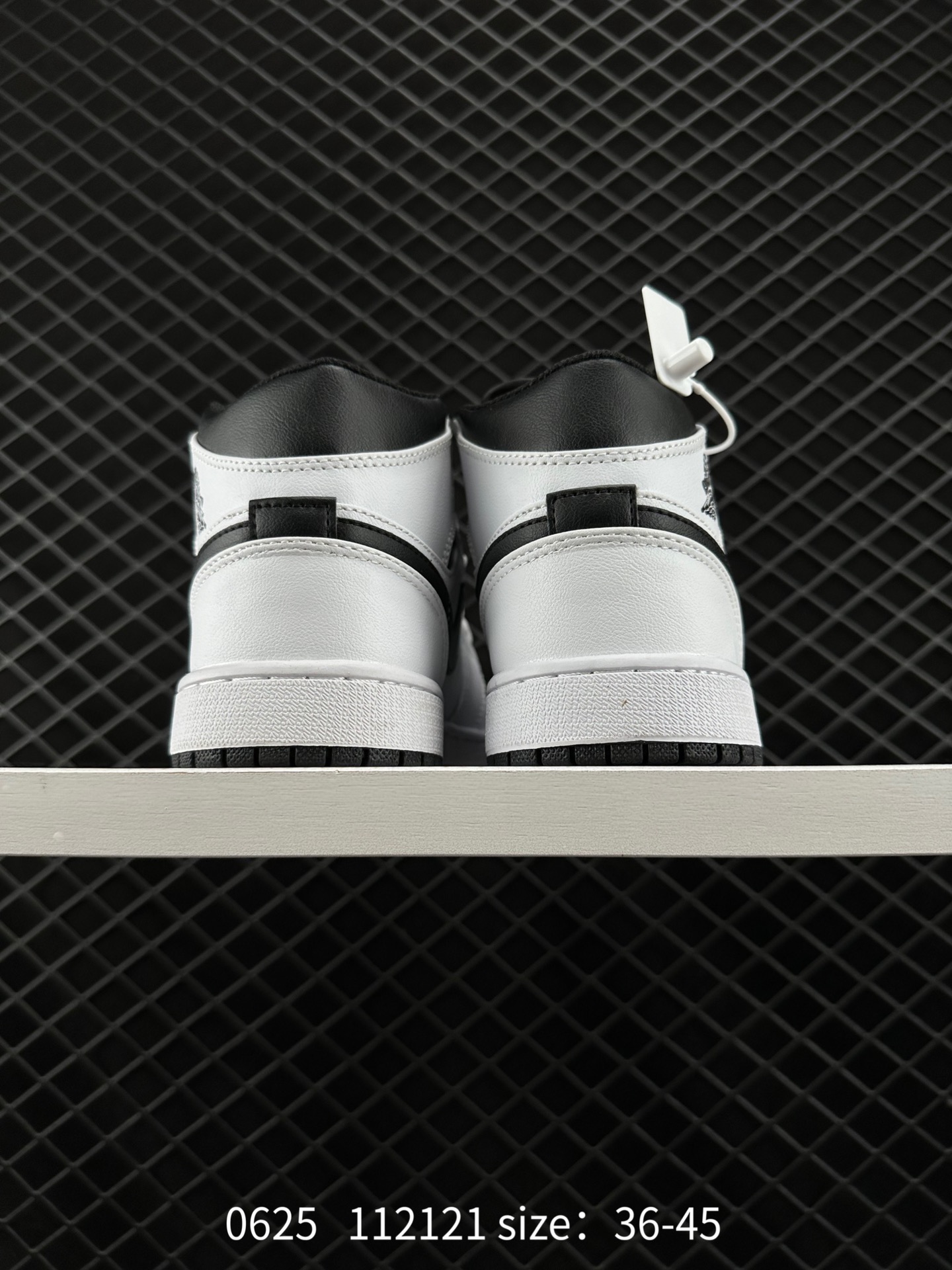 NIKE Air Jordan 1 Retro Mid